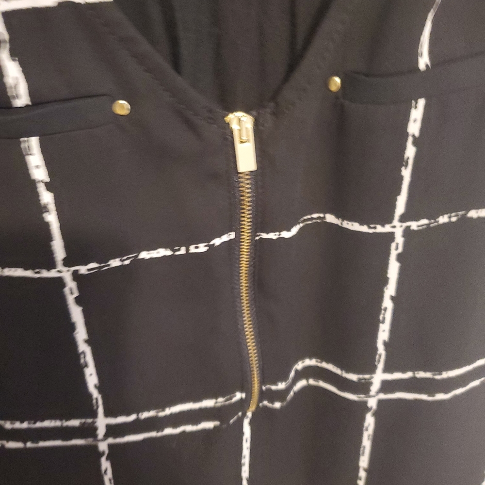 Express tank top. - Picture 3 of 3